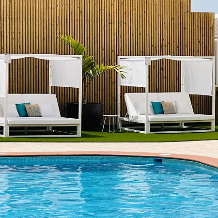 Ramada Residences By Wyndham Apartmanhotel 4*