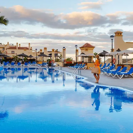 Ramada Residences By Wyndham מלון דירות 4*