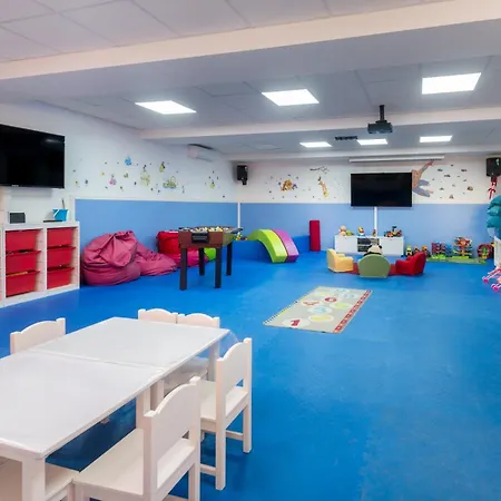 Ramada Residences By Wyndham מלון דירות אדחה